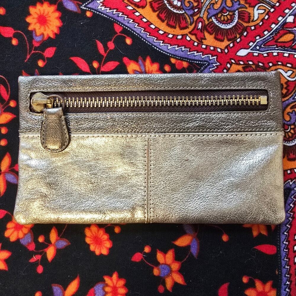 Vintage Coach Leather mettallic hand clutch